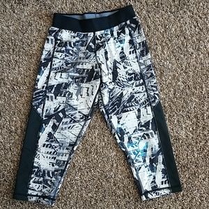 Adidas size 8-10 compression capri leggings
